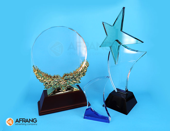 Crystal Awards 6 gifto تندیس کریستالی Pyramid